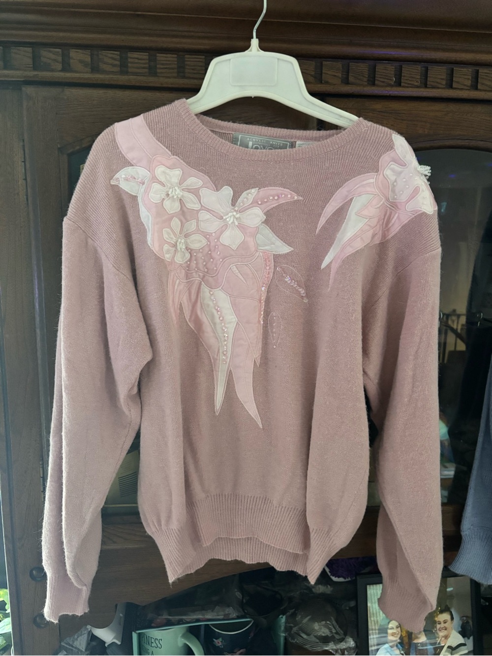 Women's Soft Dusty Pink Floral Appliqué Crewneck Sweater